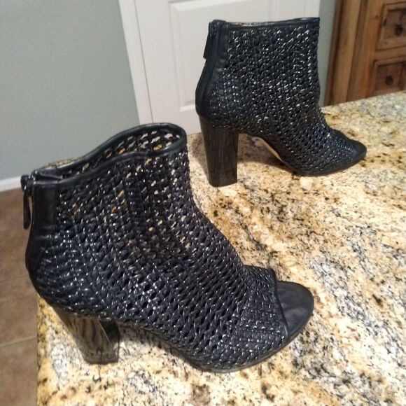 Calvin Klein Weave Peep Toe Ankle Heeled Boot Black Zip Up Women's 8.5 - Picture 3 of 11